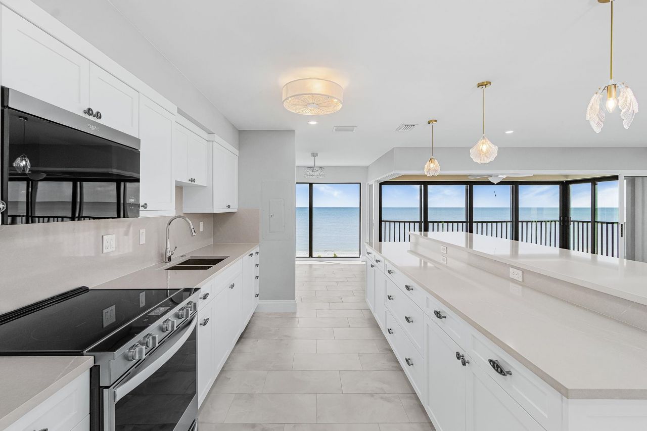 2721 W Gulf Dr, Unit 201, Sanibel, FL 33957 Photo