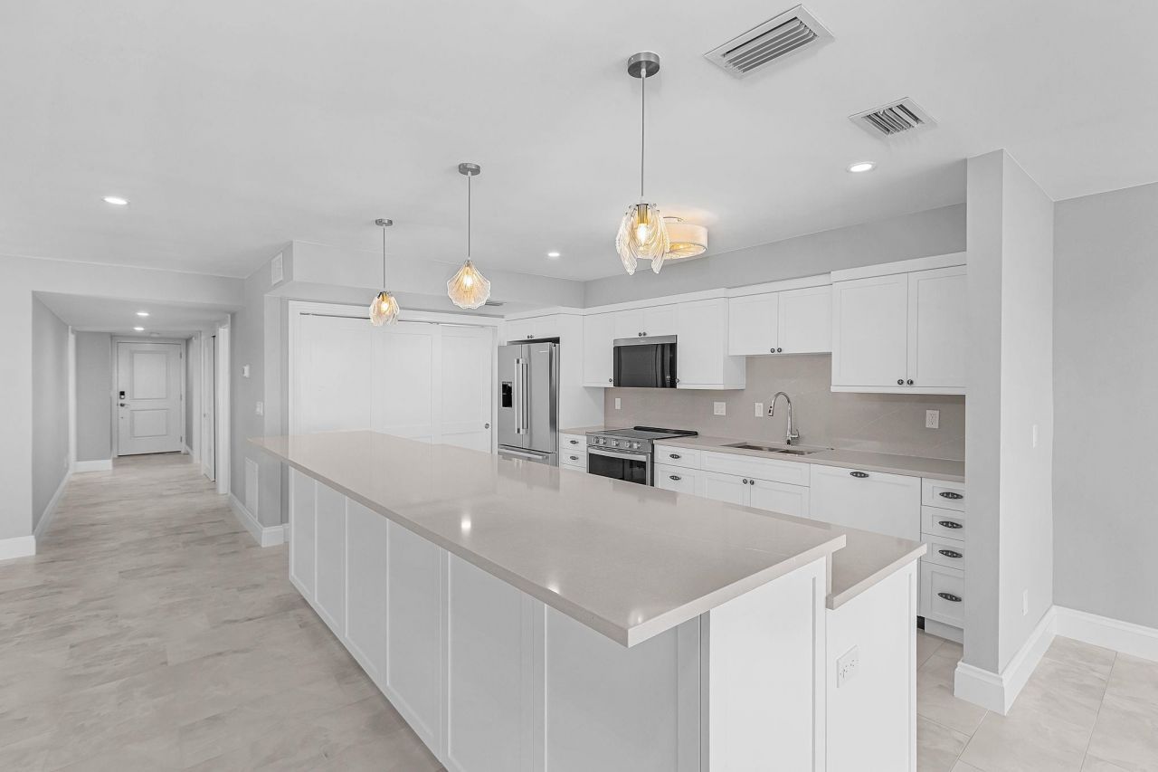 2721 W Gulf Dr, Unit 201, Sanibel, FL 33957 Photo