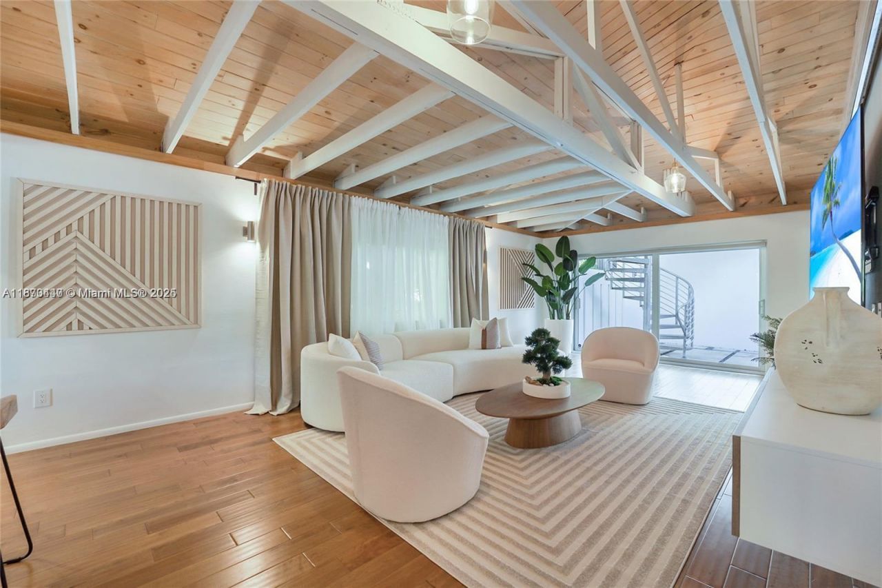 5910 N Bayshore Drive, Miami, FL 33137 Photo