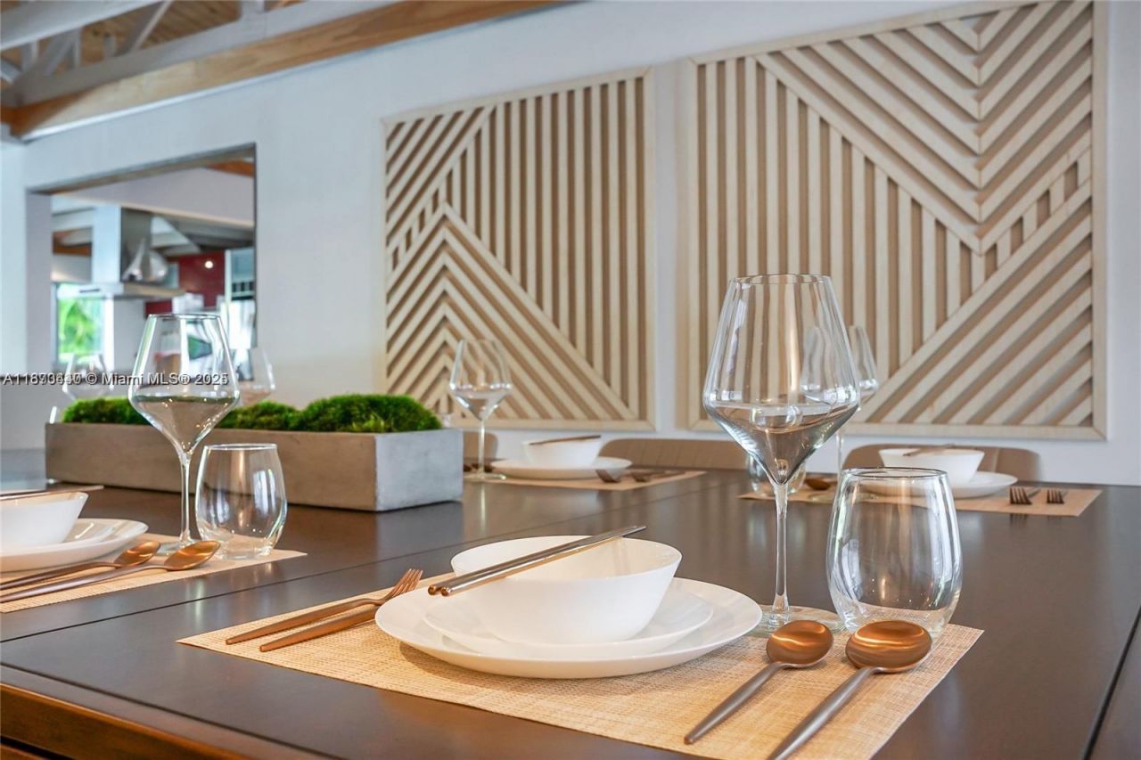 5910 N Bayshore Drive, Miami, FL 33137 Photo