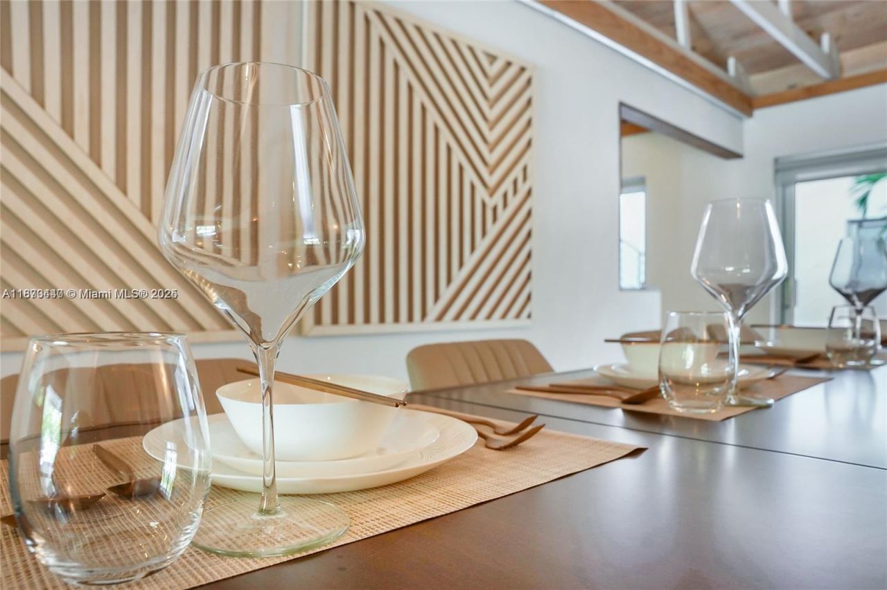 5910 N Bayshore Drive, Miami, FL 33137 Photo