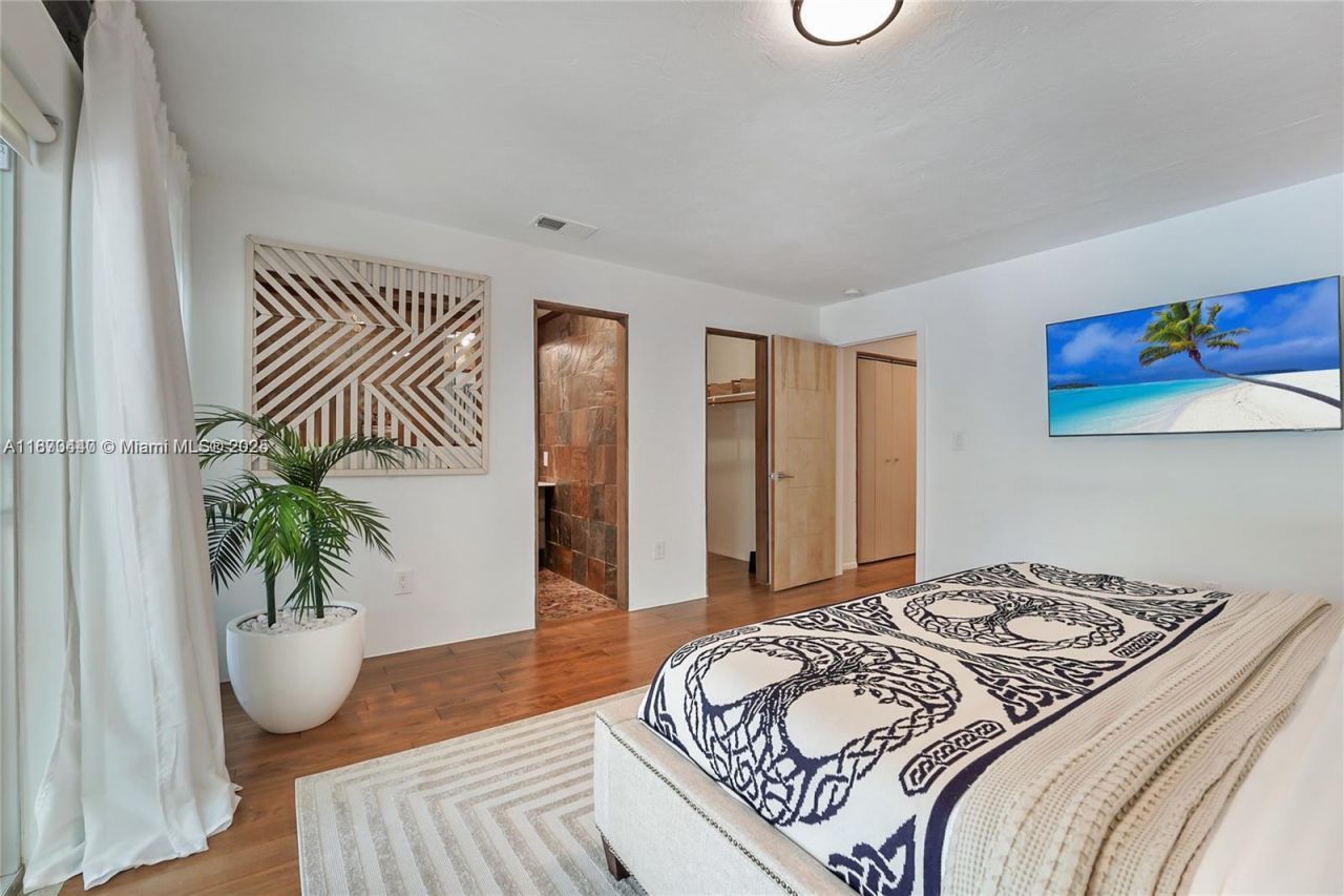 5910 N Bayshore Drive, Miami, FL 33137 Photo