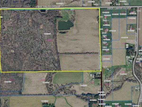 2271 Peck Leach Road, North Bloomfield, OH 44450