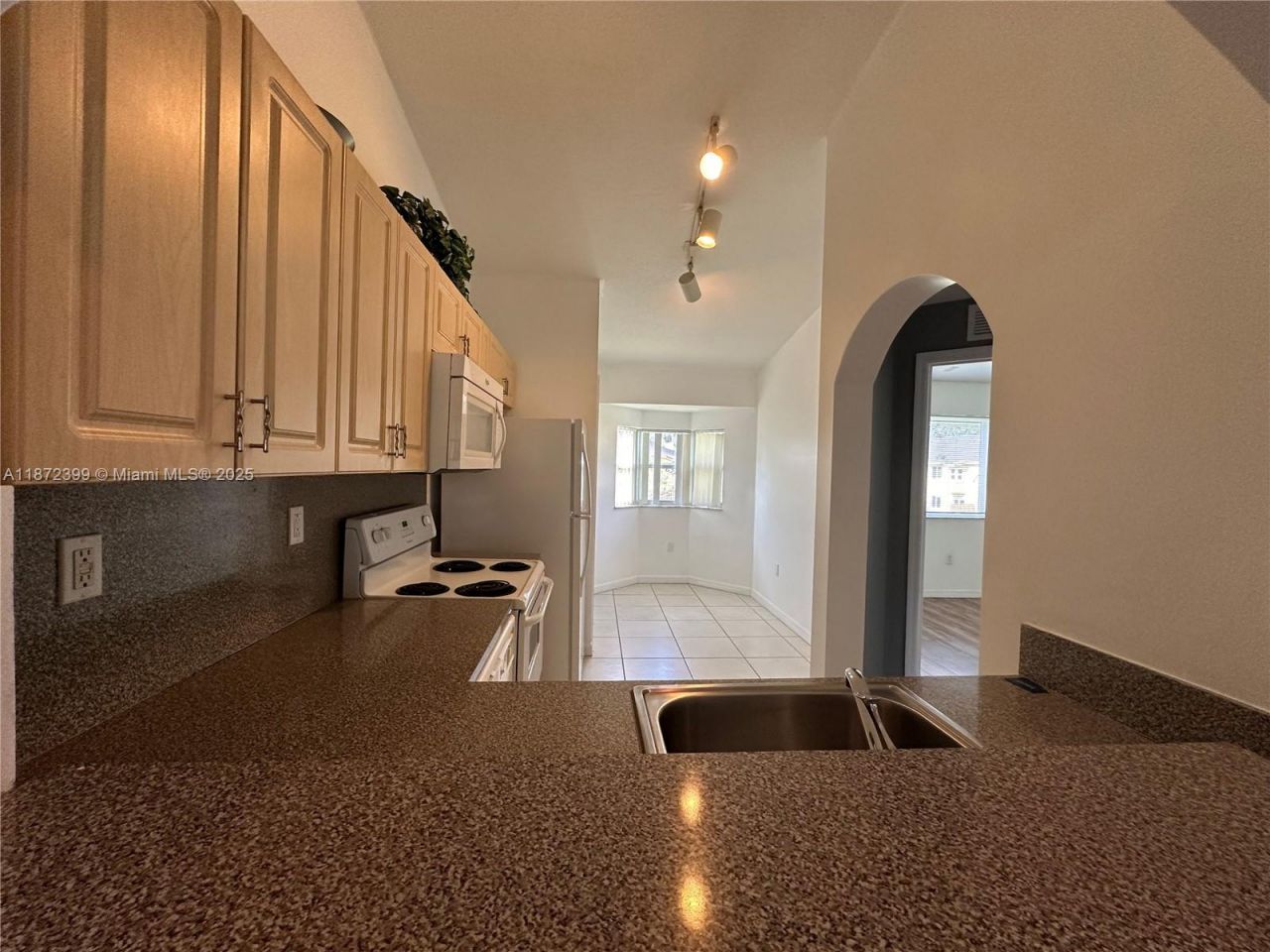 3398 NE 9th Dr, Unit 202, Homestead, FL 33033 Photo