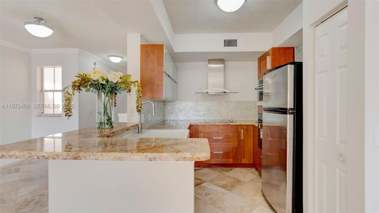 2424 Centergate Dr, Unit 204, Miramar, FL 33025 Photo