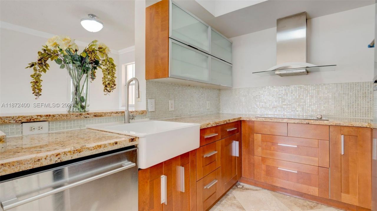 2424 Centergate Dr, Unit 204, Miramar, FL 33025 Photo