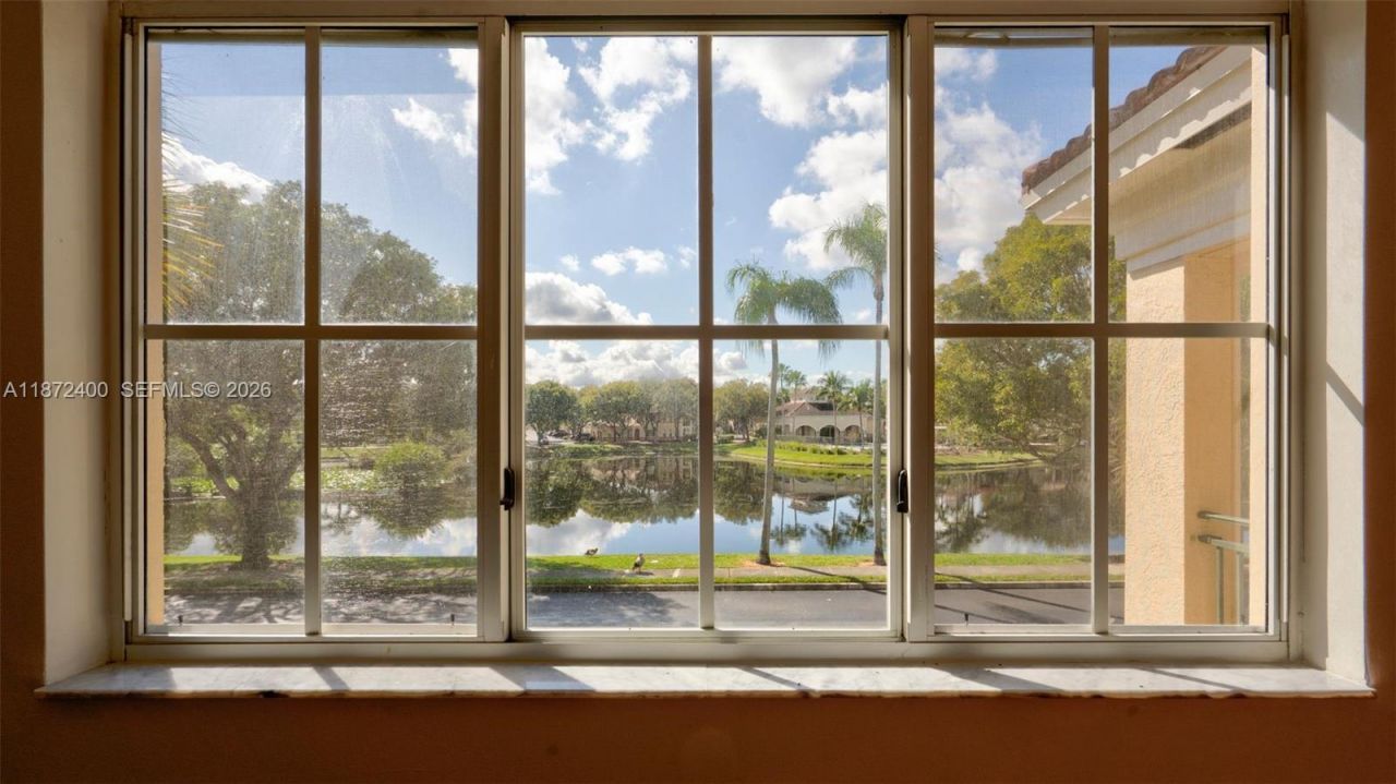 2424 Centergate Dr, Unit 204, Miramar, FL 33025 Photo