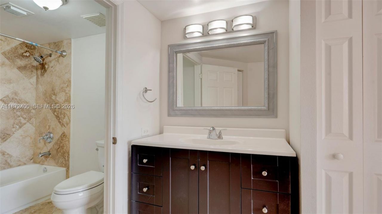 2424 Centergate Dr, Unit 204, Miramar, FL 33025 Photo