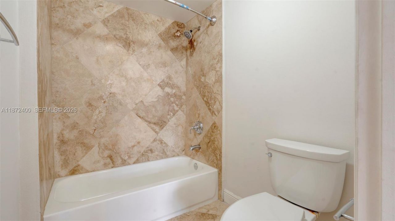 2424 Centergate Dr, Unit 204, Miramar, FL 33025 Photo