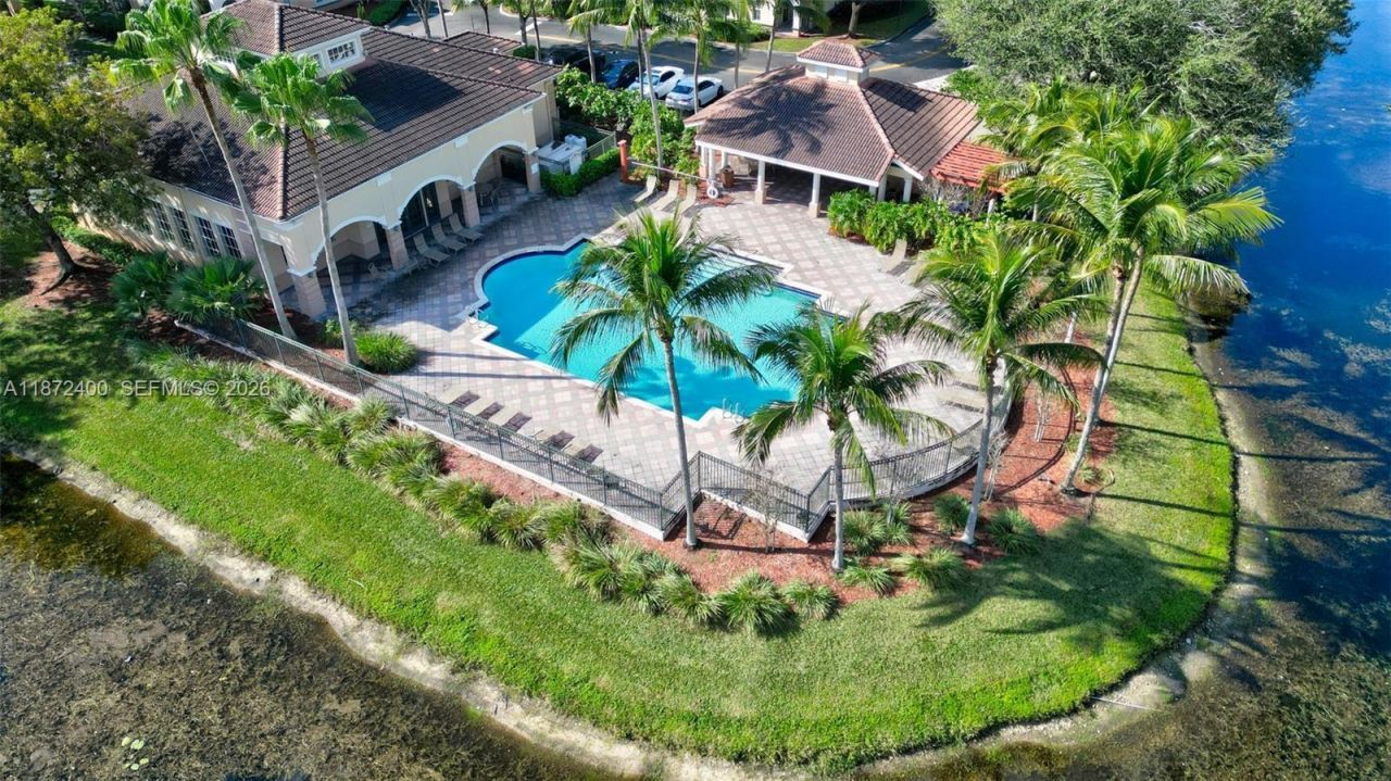 2424 Centergate Dr, Unit 204, Miramar, FL 33025 Photo