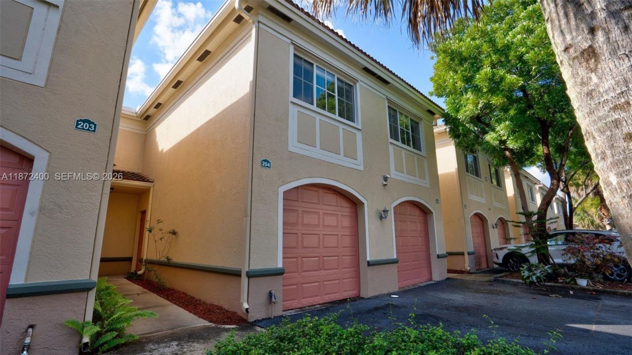 2424 Centergate Dr, Unit 204, Miramar, FL 33025 Photo