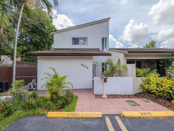 2435 SW 11th St, Unit 9-B, Miami, FL 33135