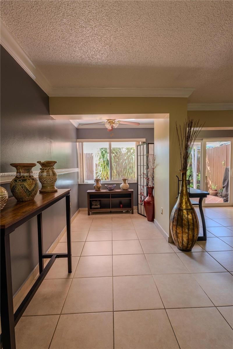 2435 SW 11th St, Unit 9-B, Miami, FL 33135 Photo