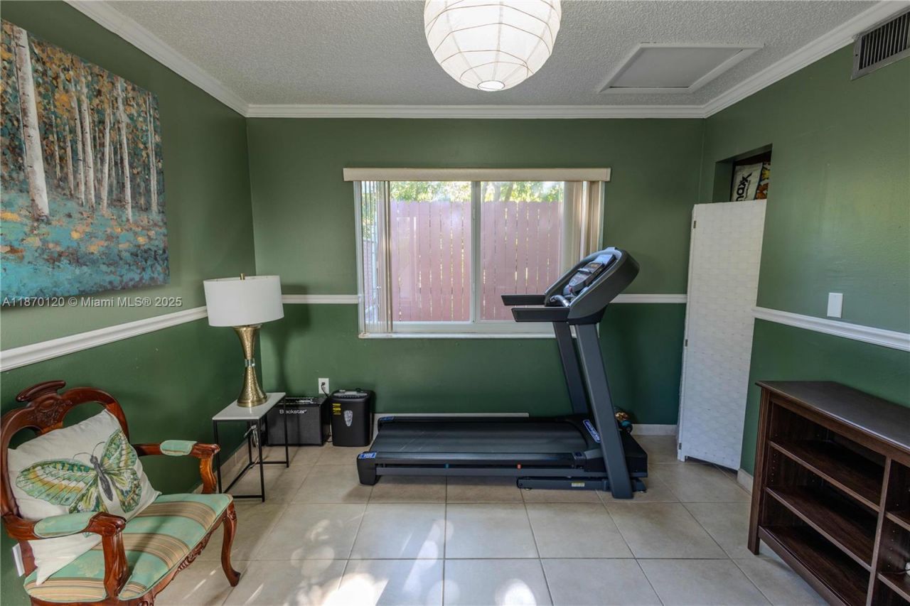 2435 SW 11th St, Unit 9-B, Miami, FL 33135 Photo