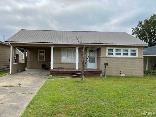 805 W Bain Street, Dexter, MO 63841