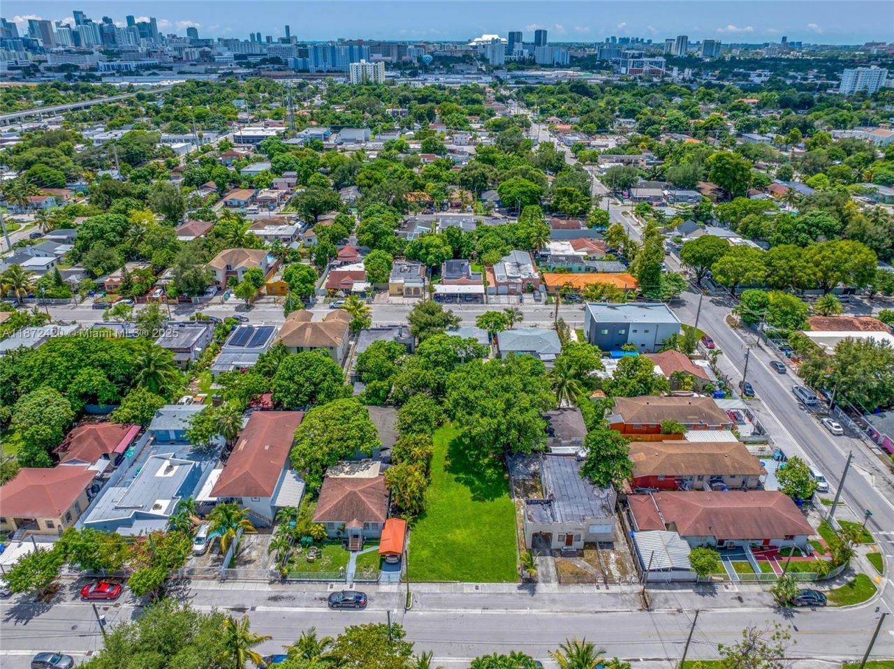 1376 NW 32nd St, Miami, FL 33142 Photo