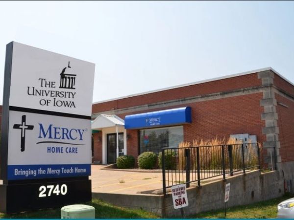 2740 1st Avenue NE, Cedar Rapids, IA 52402