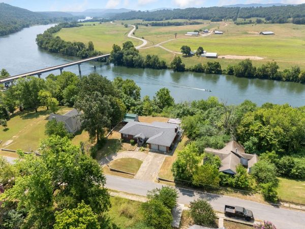 64 South Street, Calico Rock, AR 72519