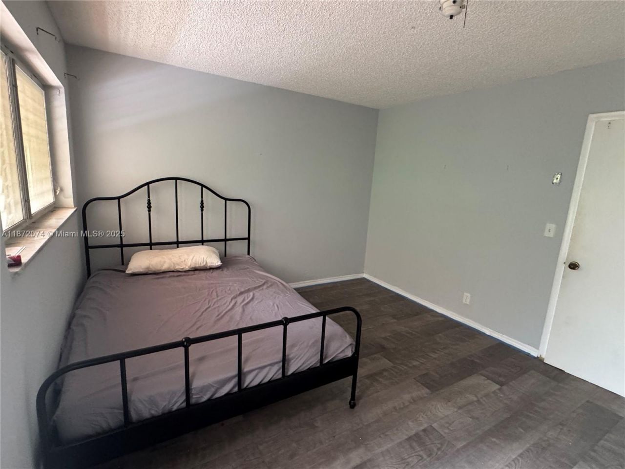 815 SW 10th Ter, Unit 15V, Hallandale Beach, FL 33009 Photo