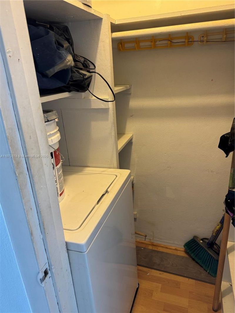 815 SW 10th Ter, Unit 15V, Hallandale Beach, FL 33009 Photo