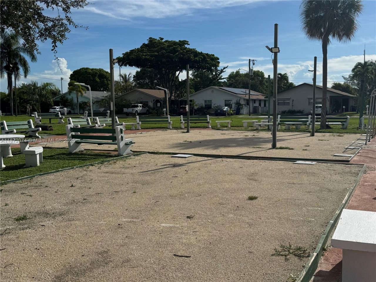 815 SW 10th Ter, Unit 15V, Hallandale Beach, FL 33009 Photo