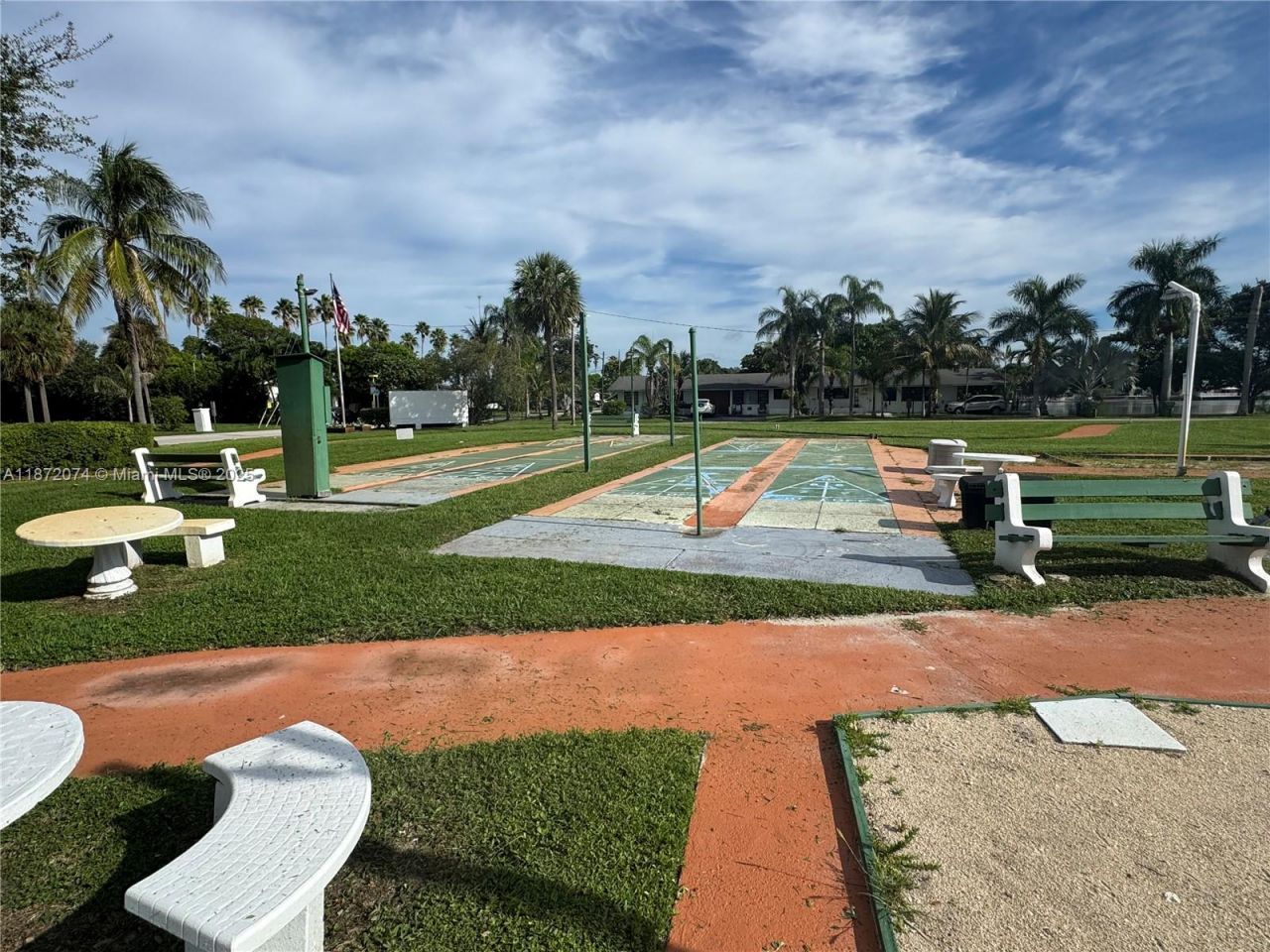 815 SW 10th Ter, Unit 15V, Hallandale Beach, FL 33009 Photo