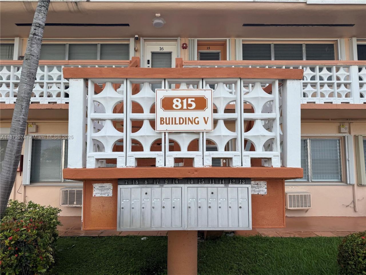 815 SW 10th Ter, Unit 15V, Hallandale Beach, FL 33009 Photo