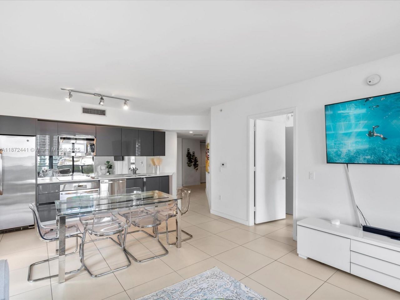 31 SE 6th St, Unit 802, Miami, FL 33131 Photo