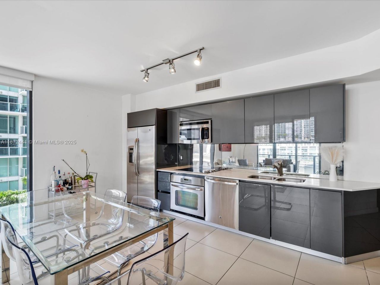 31 SE 6th St, Unit 802, Miami, FL 33131 Photo