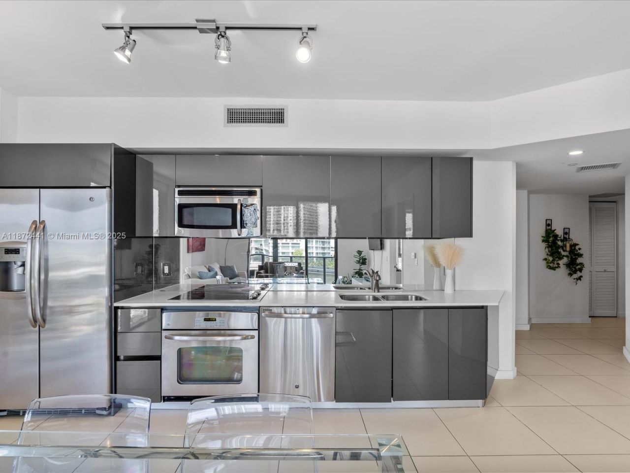 31 SE 6th St, Unit 802, Miami, FL 33131 Photo