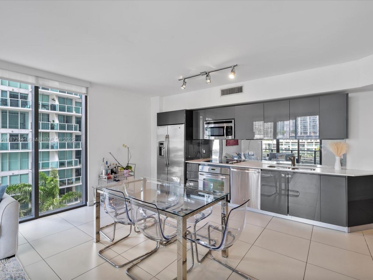 31 SE 6th St, Unit 802, Miami, FL 33131 Photo