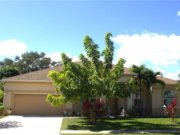 3385 Soft Breeze Circle, Melbourne, FL 32904