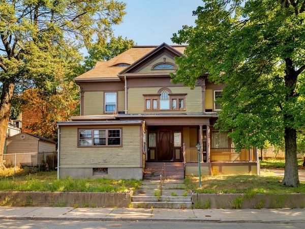 17 Monmouth St, Somerville, MA 02143