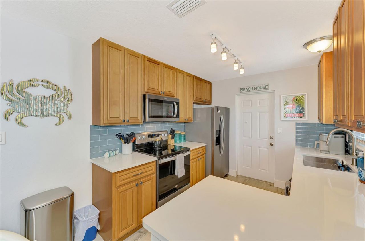 1137 N Moonmist Court, Unit L-7, Sarasota, FL 34242 Photo