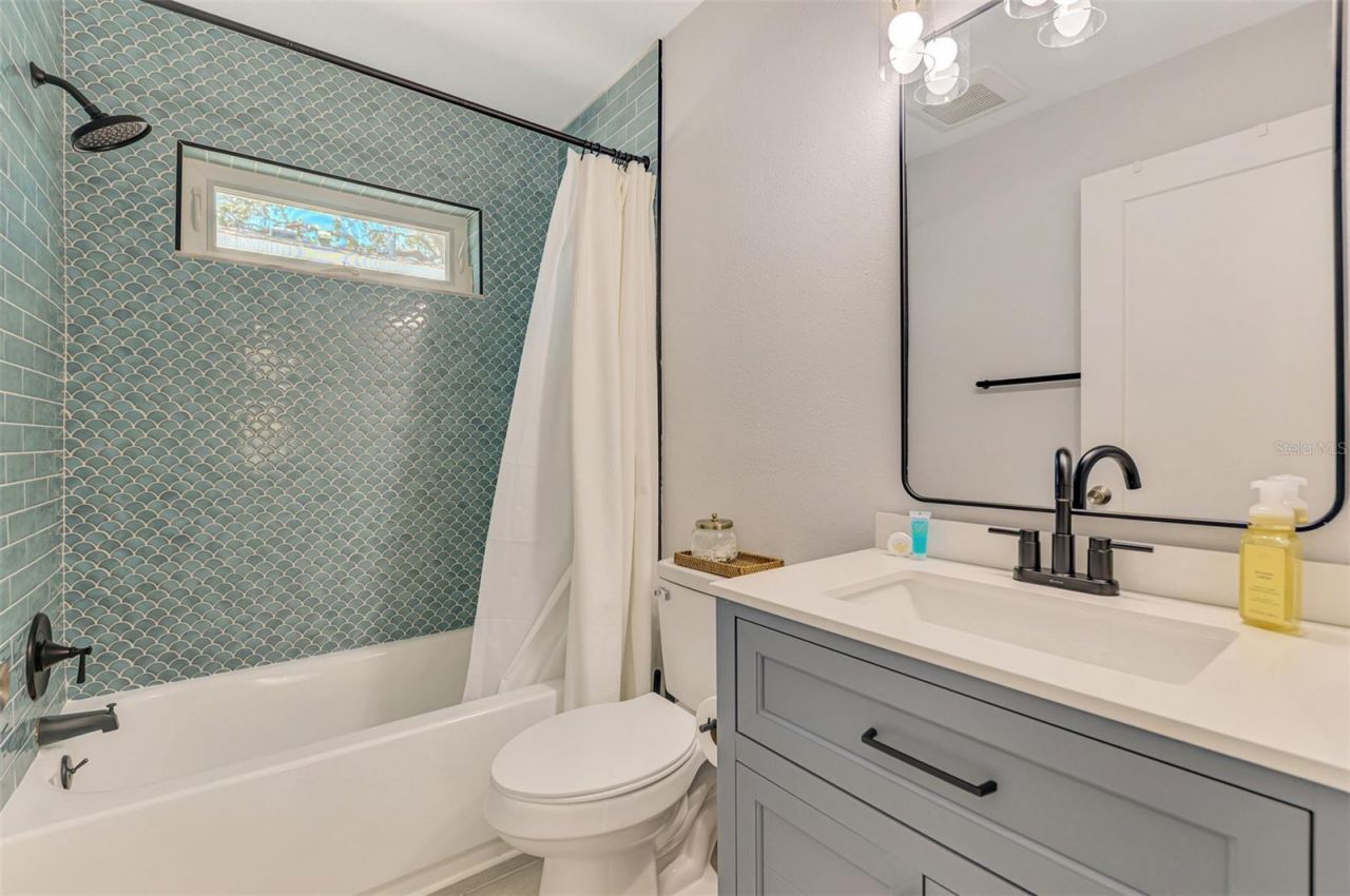 1137 N Moonmist Court, Unit L-7, Sarasota, FL 34242 Photo