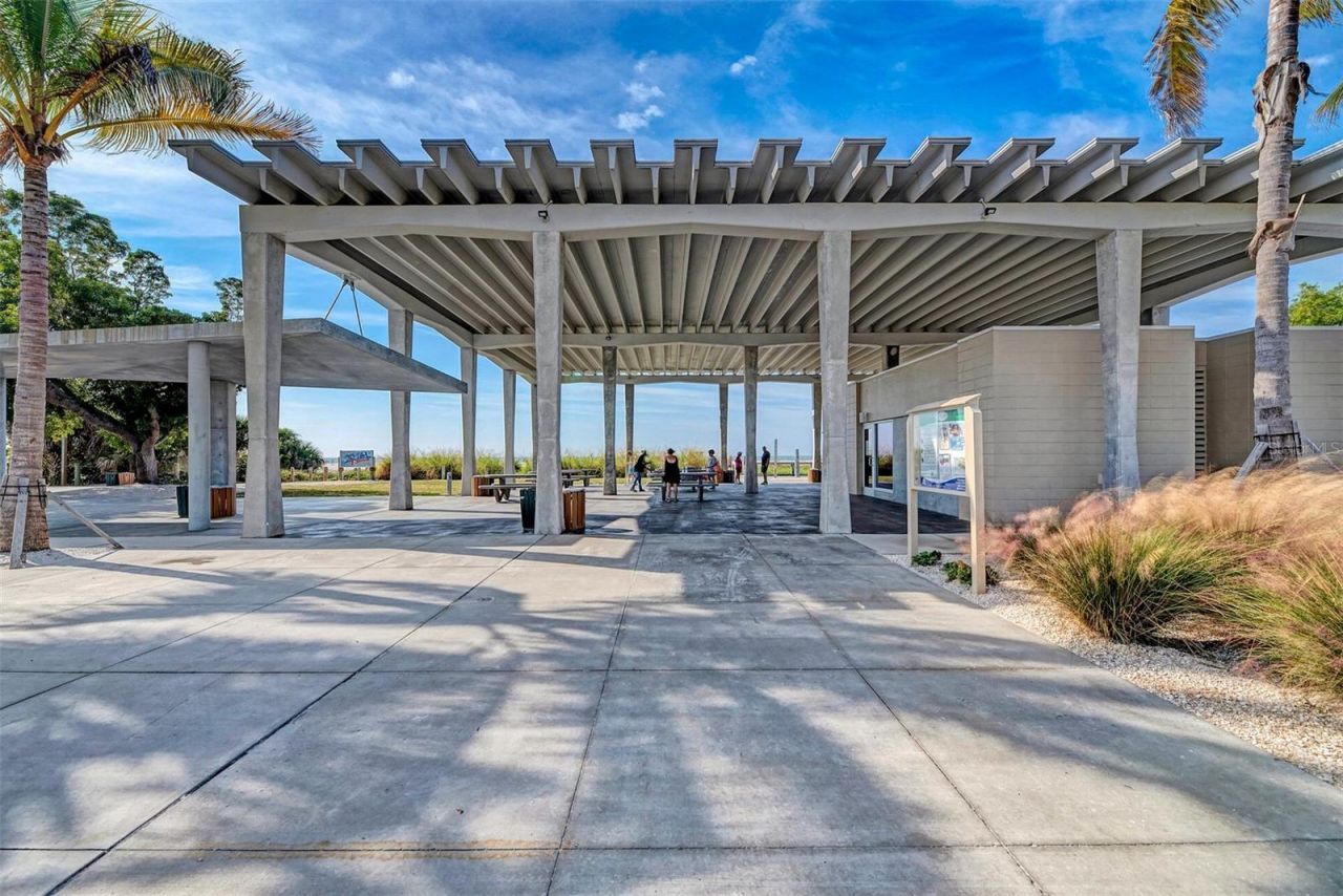 1137 N Moonmist Court, Unit L-7, Sarasota, FL 34242 Photo