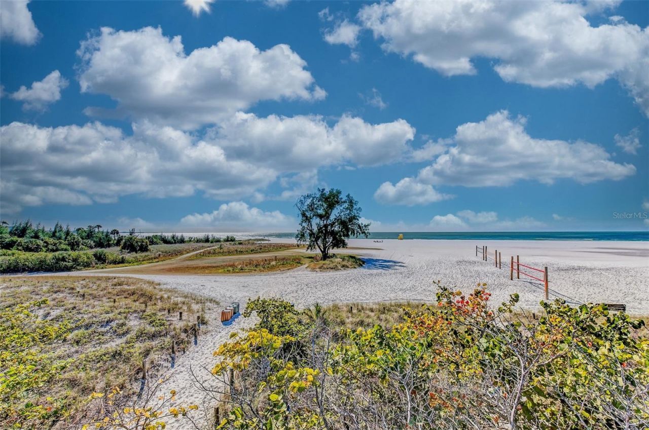 1137 N Moonmist Court, Unit L-7, Sarasota, FL 34242 Photo