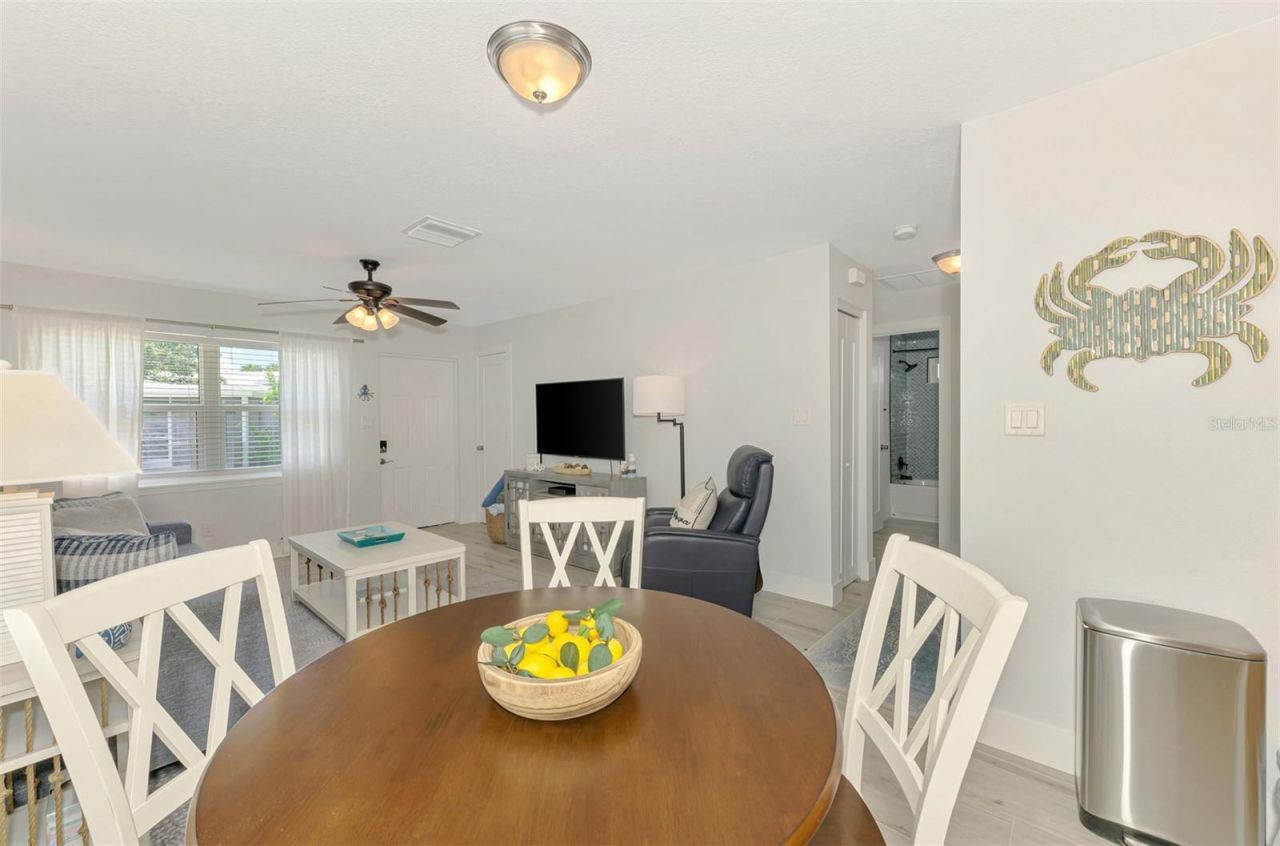 1137 N Moonmist Court, Unit L-7, Sarasota, FL 34242 Photo