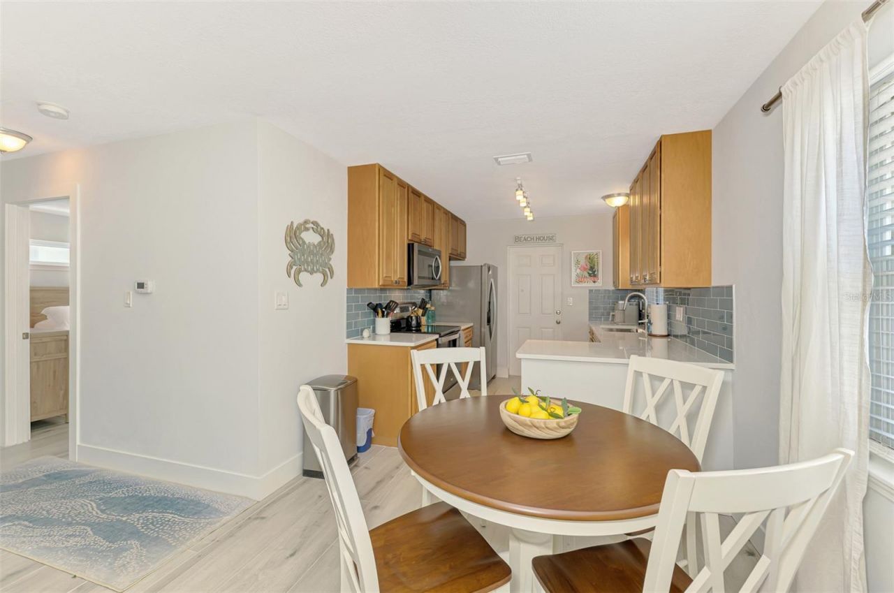 1137 N Moonmist Court, Unit L-7, Sarasota, FL 34242 Photo