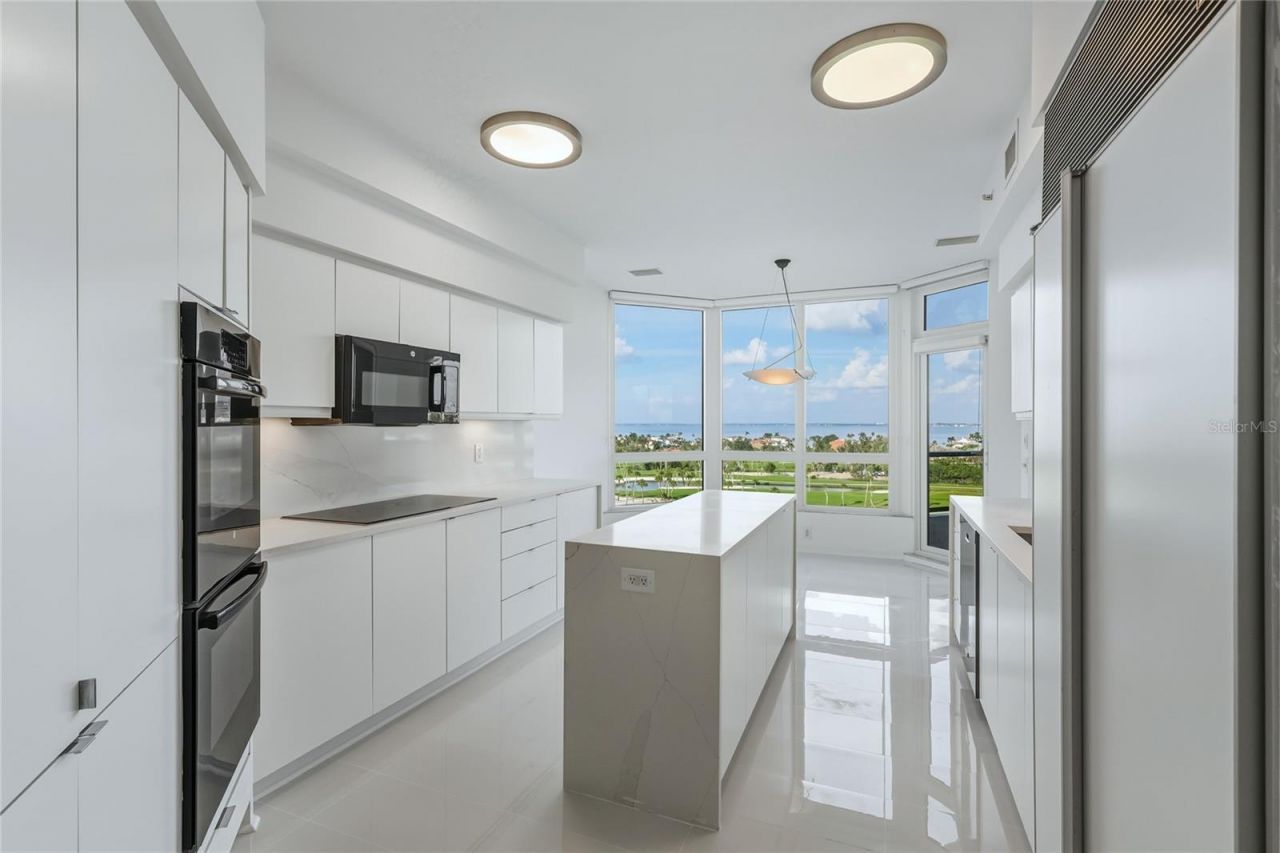 545 Sanctuary Drive, Unit B806, Longboat Key, FL 34228 Photo