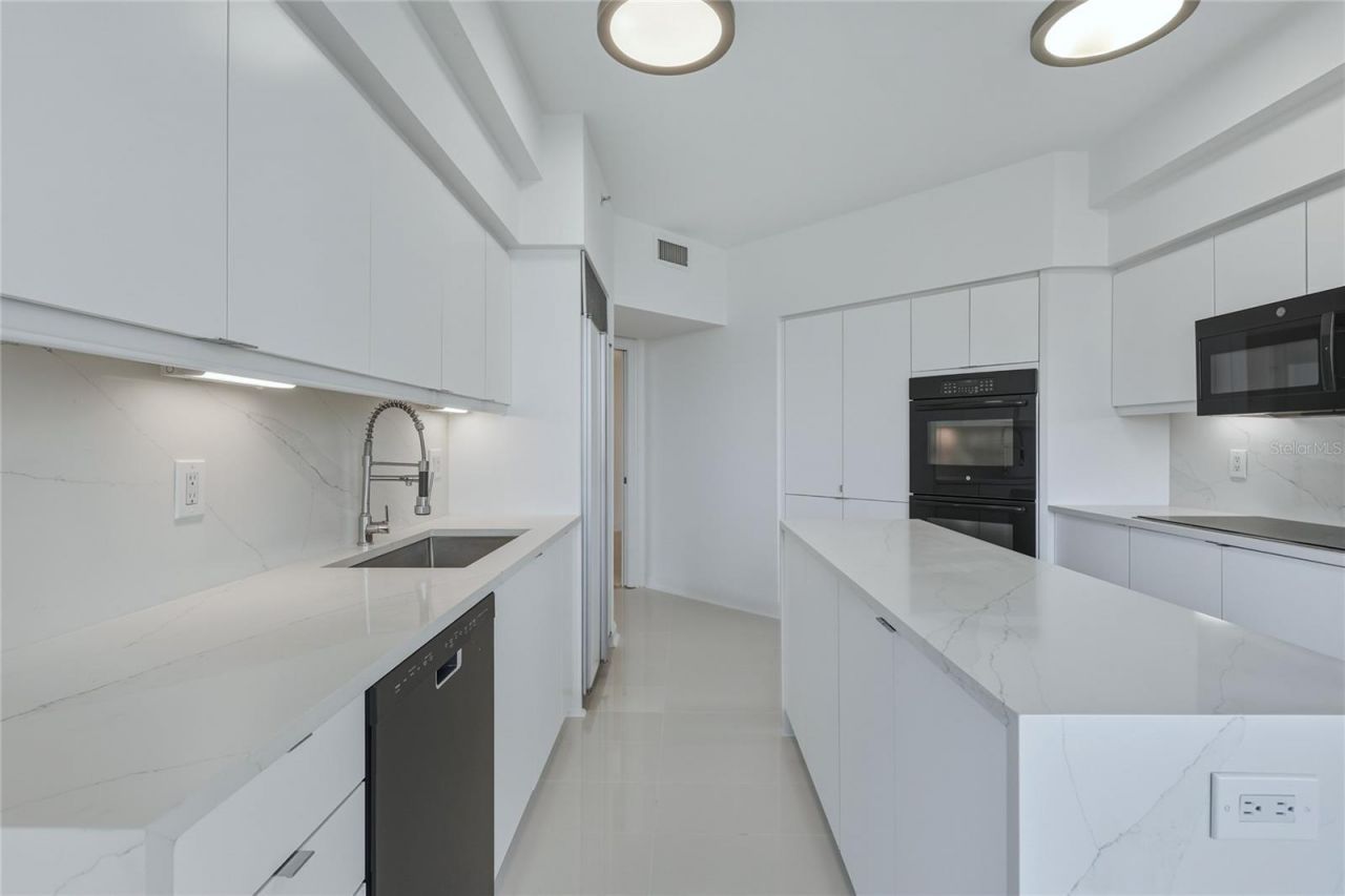 545 Sanctuary Drive, Unit B806, Longboat Key, FL 34228 Photo