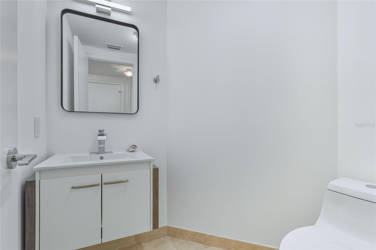 545 Sanctuary Drive, Unit B806, Longboat Key, FL 34228 Photo