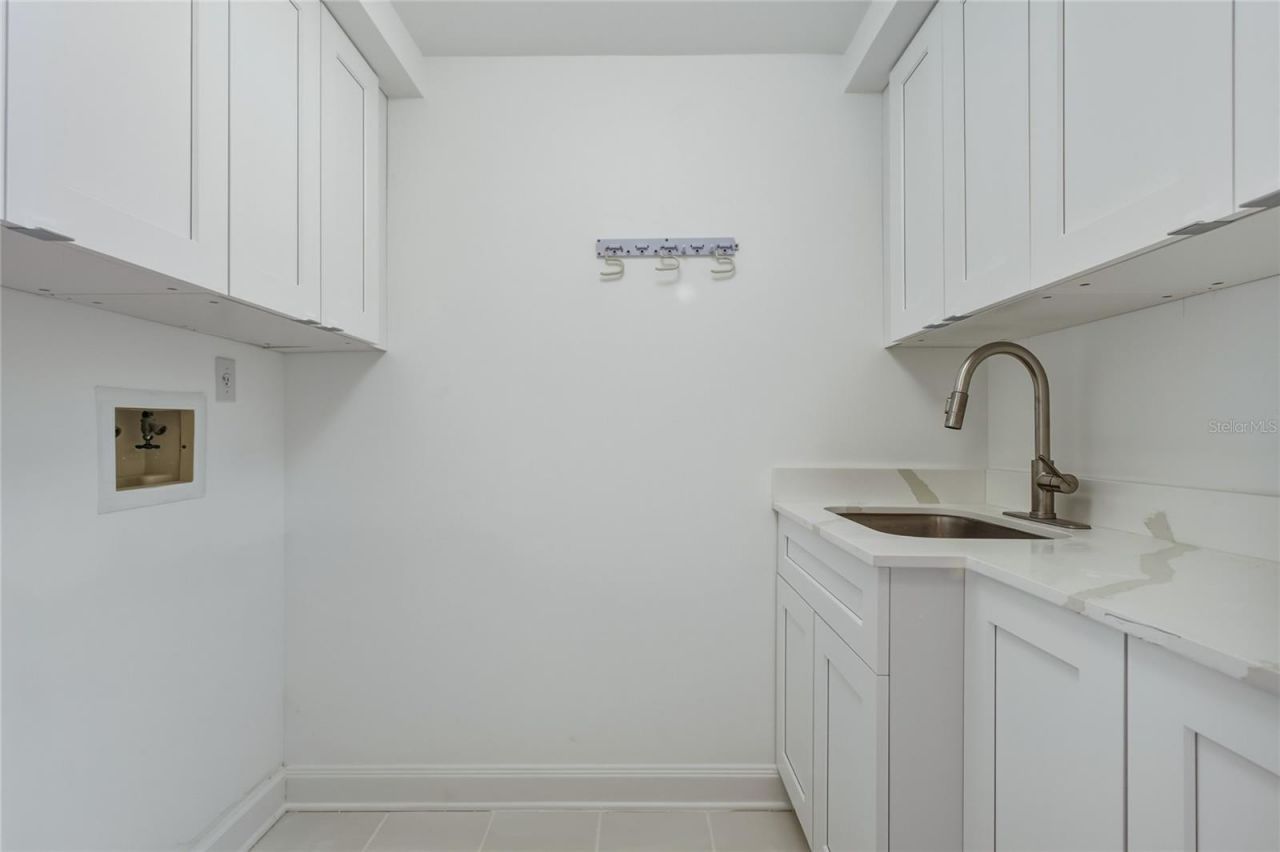 545 Sanctuary Drive, Unit B806, Longboat Key, FL 34228 Photo