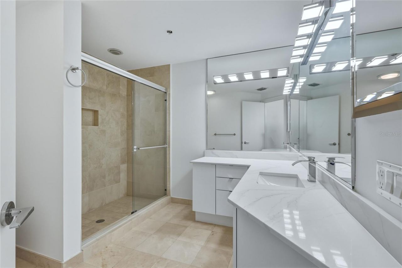 545 Sanctuary Drive, Unit B806, Longboat Key, FL 34228 Photo