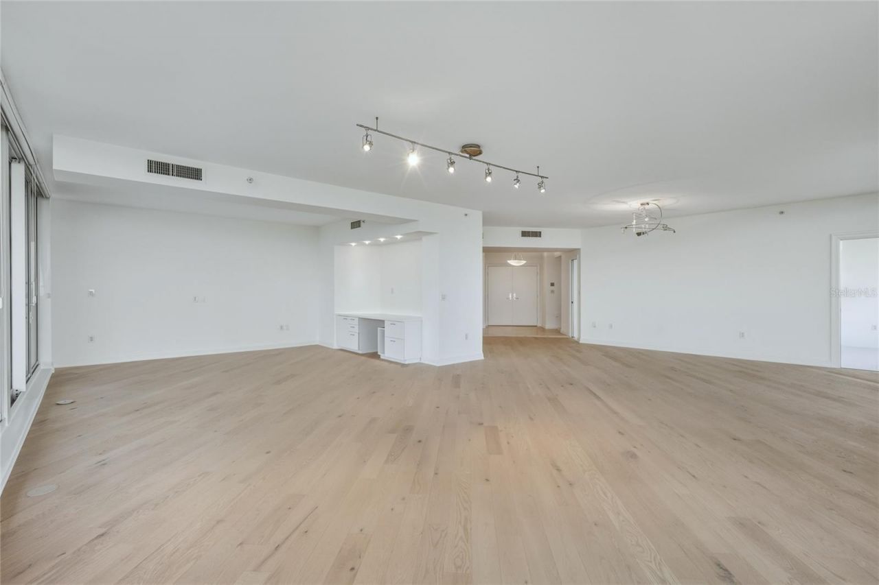 545 Sanctuary Drive, Unit B806, Longboat Key, FL 34228 Photo