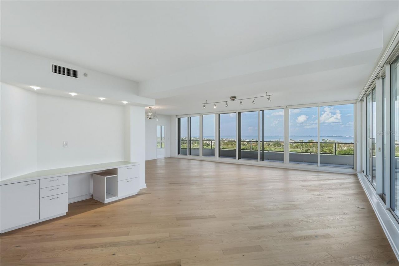 545 Sanctuary Drive, Unit B806, Longboat Key, FL 34228 Photo