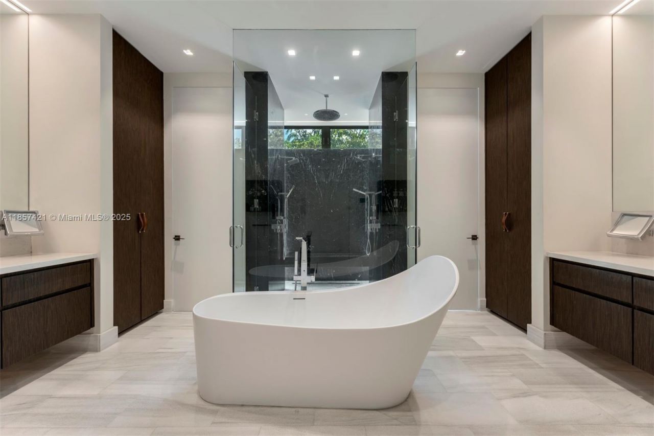 540 Leucadendra Dr, Coral Gables, FL 33156 Photo