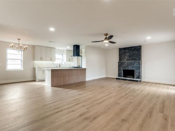 6225 N Jim Miller Road, Dallas, TX 75228