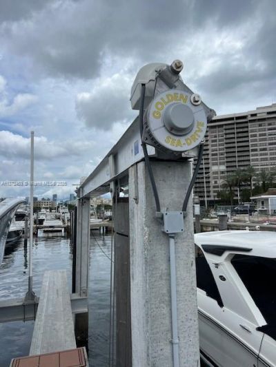 4 Grove Isle Drive Slip C-13, Coconut Grove, FL 33133 Photo