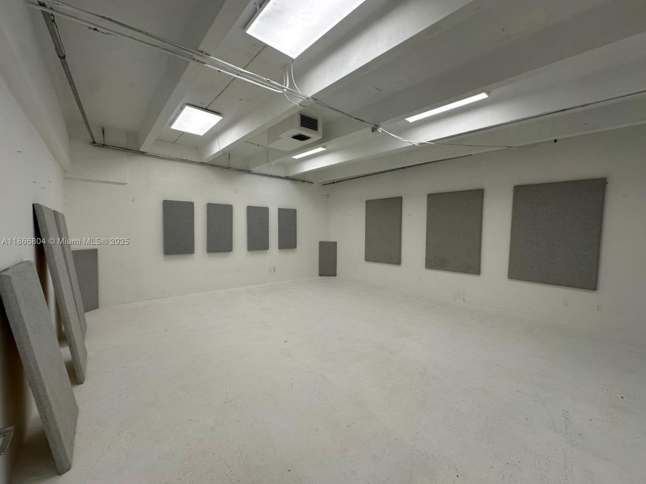 2350 NW 96th Ave, Doral, FL 33172 Photo